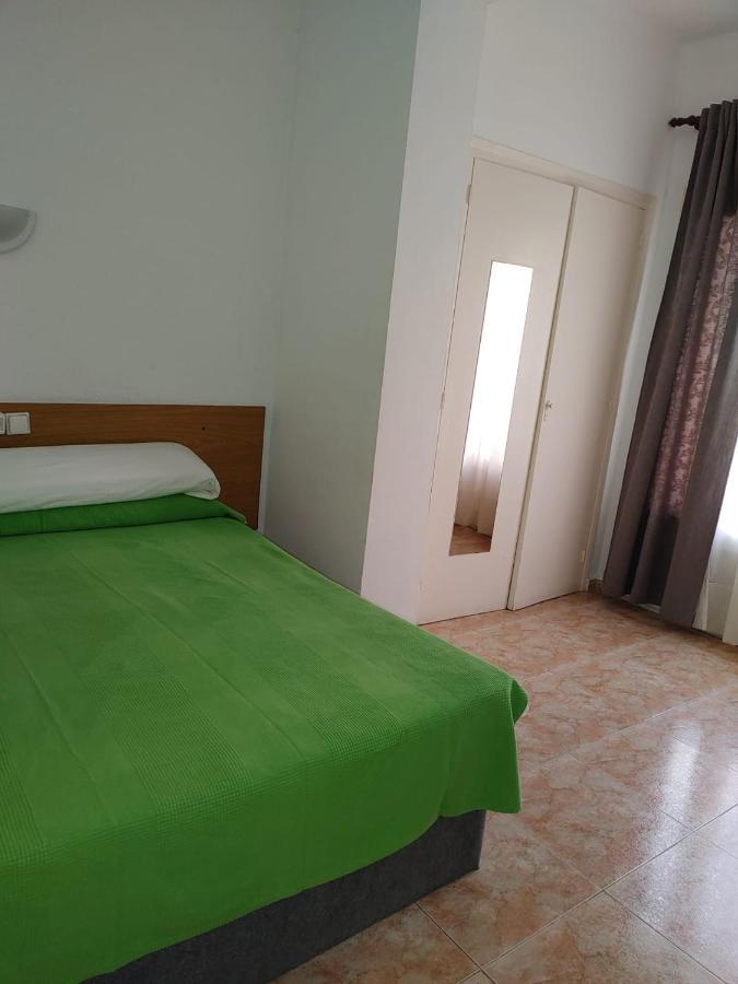 Hostal Sol Celeste 滨海略雷特 外观 照片
