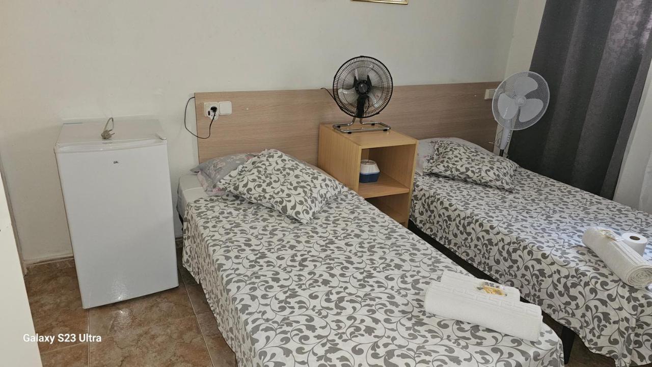 Hostal Sol Celeste 滨海略雷特 外观 照片