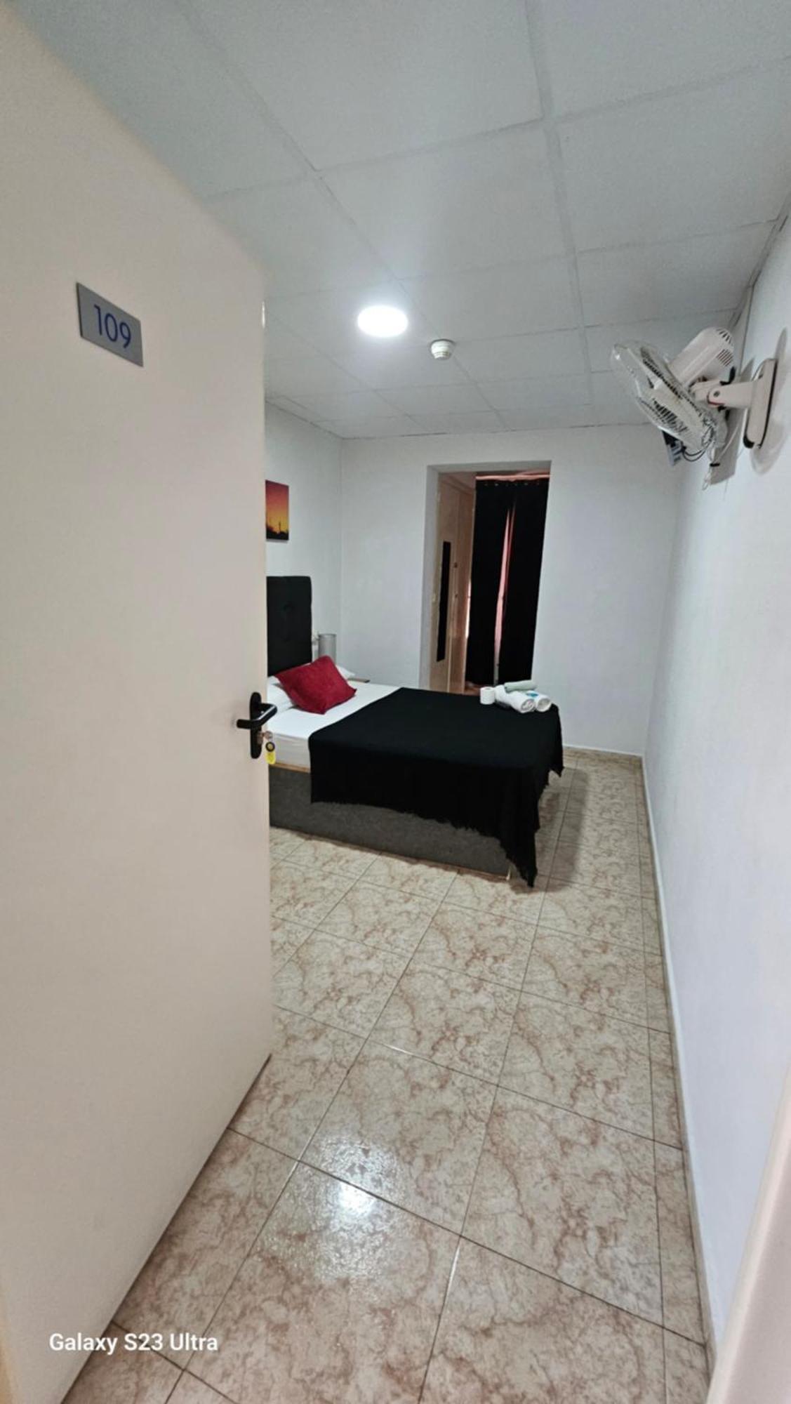 Hostal Sol Celeste 滨海略雷特 外观 照片