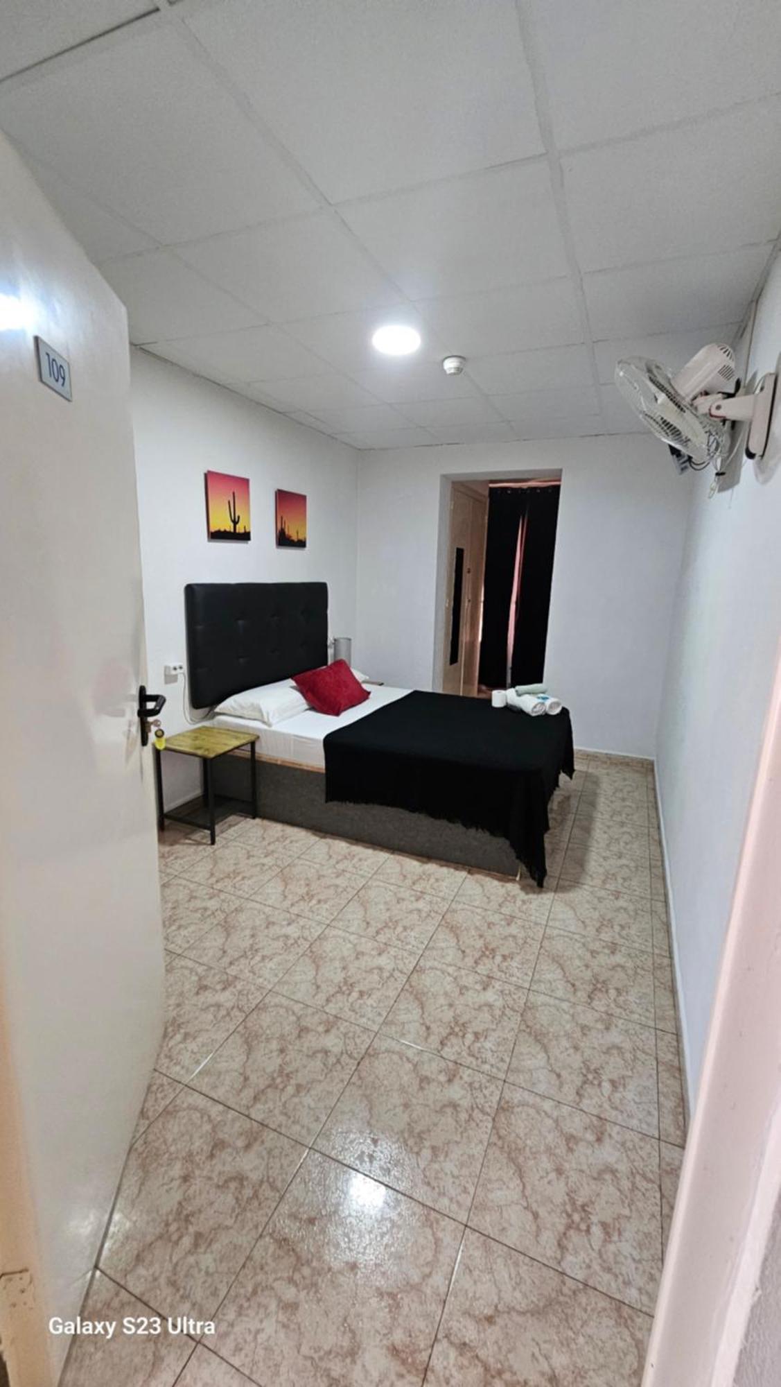 Hostal Sol Celeste 滨海略雷特 外观 照片